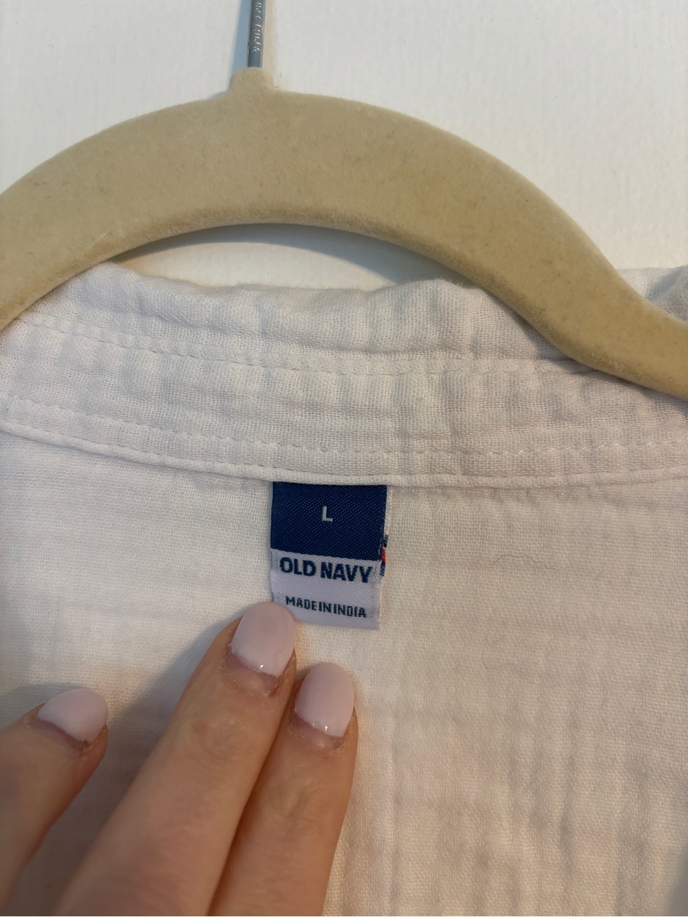 Old Navy White Gauze Button-Up Shirt - Picture 3 of 3